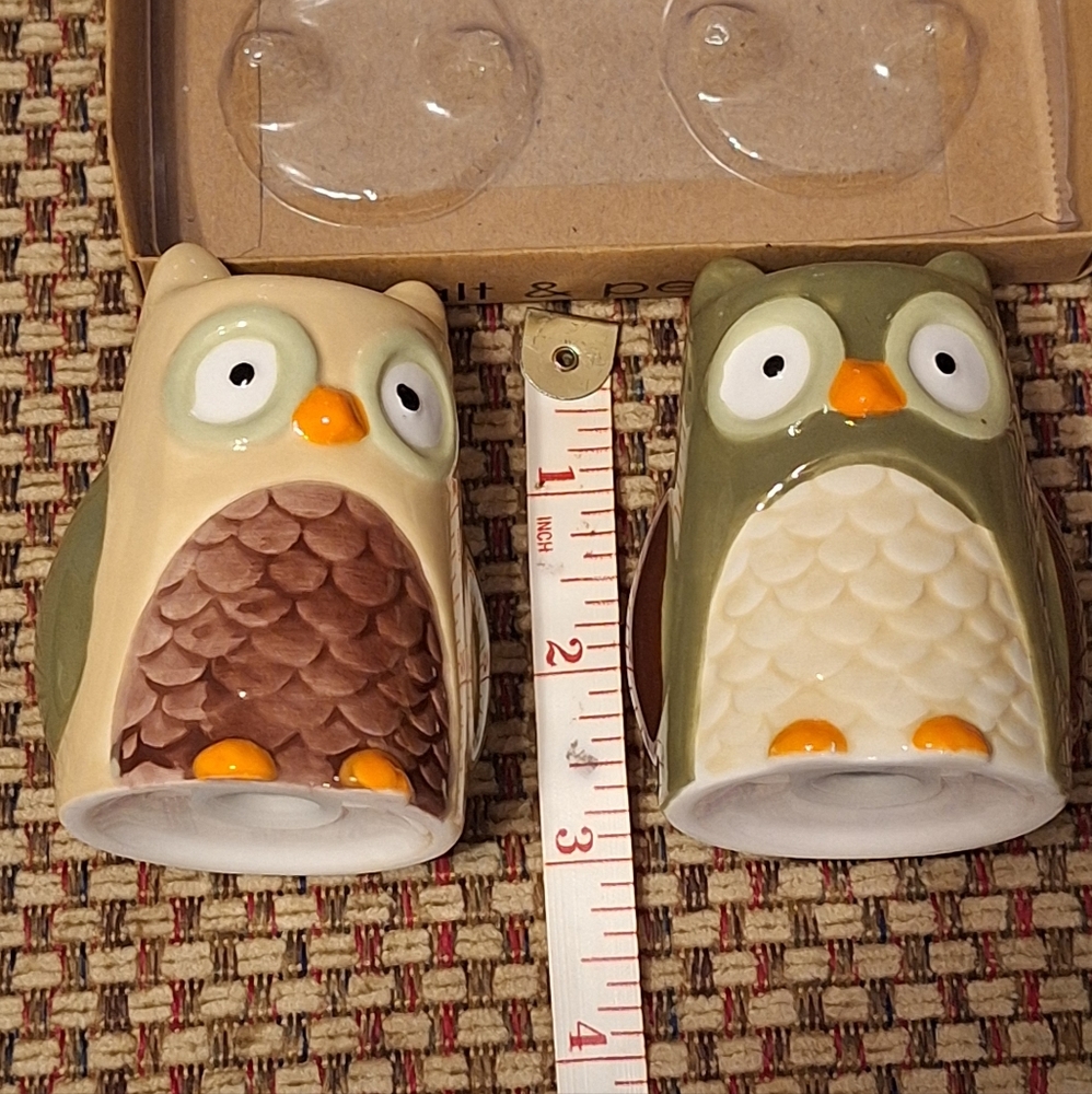 Marshalls Cute Owl Ceramic Salt & Pepper Shakers - Cream and Green Never Used - Picture 9 of 10